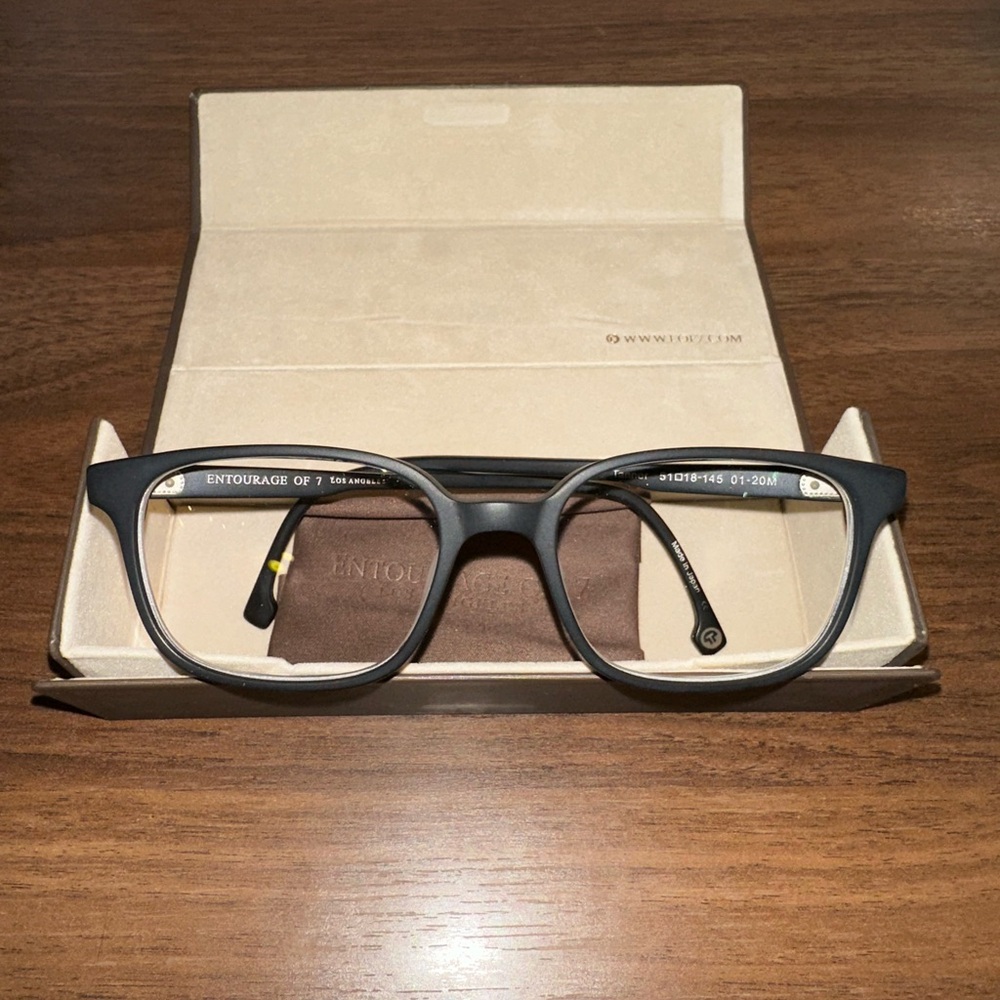 Entourage of 7 Tanner Eyeglasses with case
